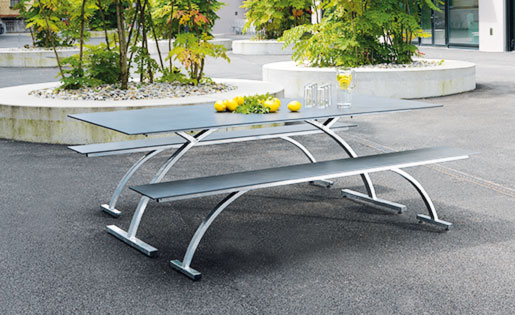 Holzlager - Liegen - Bänke - Stühle - Tische - Kollektionen